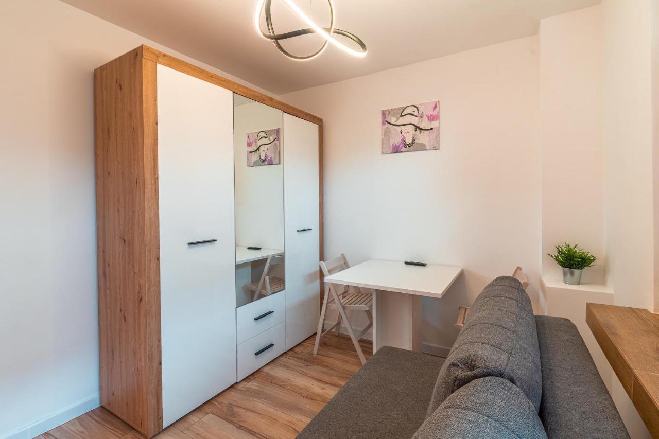 Brozka Comfort Apartment Krasków Exterior foto